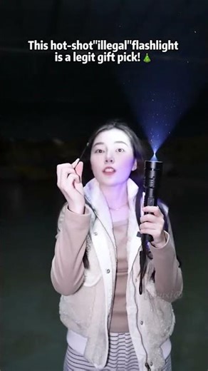 ✨Super Strong Light Zoomable Flashlight💥