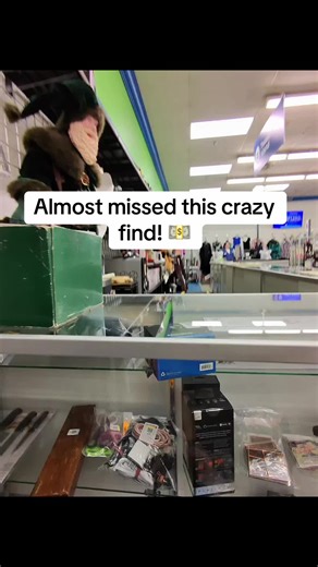 Almost missed this crazy find behind the glass #goodwillfinds #thrifting #electronicsreseller #CapCut