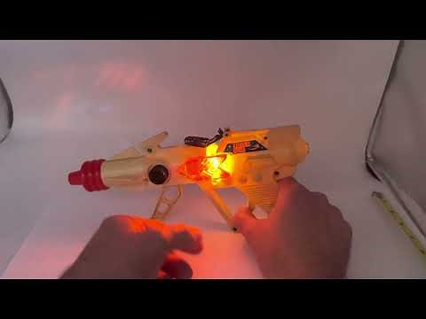 Vintage Toy Laser Ray Space Gun Electronic Lights & Sounds Battery TC-141