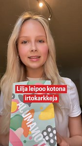 Lilja, 17, leipoo irtokarkkeja ja kuvaa niistä sosiaaliseen mediaan videoita. Ainekset makeisiin hän ostaa tavallisesta ruokakaupasta alle 20 eurolla. Toimittaja: Linnea Virtanen #iltasanomat #keittiö #reseptit #makeiset | Ilta-Sanomat