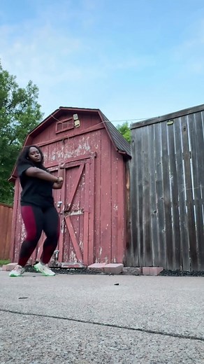 Bucking Dance Tutorial with Queen Bee | Sweet Honey Buck