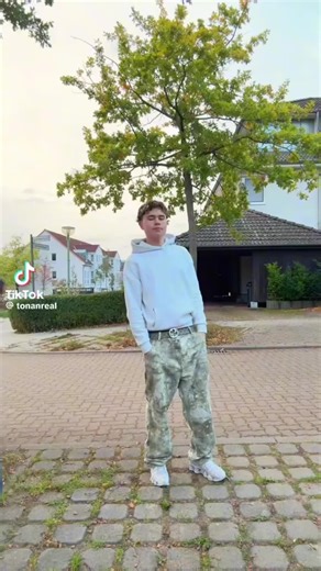 Explore Shanti's Stunning Runway Walk