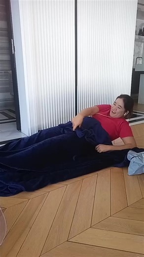 วิดีโอของ sroi (@sroi490) พร้อมเพลง som original - Show Rir 😂