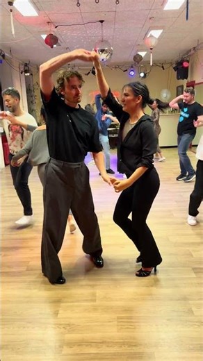 Cuban Salsa Couple Dancing #cubansalsa #salsacubana #salsacuban #timba #salsadance