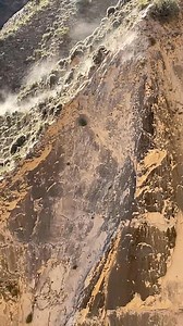 Wow🤩! These wild goats 🐐🐐can jump and run on steep ⛰️cliffs. #Amazing #Sheep #Cliffs #Funny #Videos | iChongqing