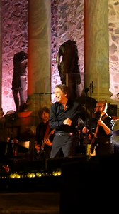 Mi gran noche. #MéridaEnamora @ayuntamientomerida @fec_cultura #Volverasentir @turismo_merida_ #FundaciónExtremeñadelaCultura #ConsejeríadeCulturaTurismoyDeportes #Gespesa @dipbadajoz @alimentosdeextremadura @ext_avante #Aqualia @royal_bliss_es @vectalia.official @ilunionhotels @raphaelartista | Stone and Music Festival