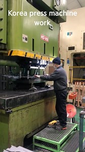 korean captain working 250 ton press machine #southkorea #workinkorea #presswork #fbreelsfypシ゚ | Hello EPS Korea