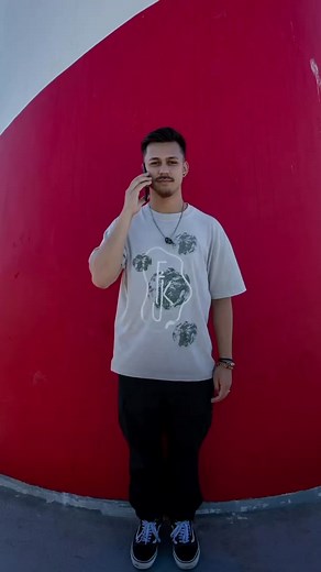 The ultimate shell-phone 🐚 Enjoy a 24hr battery life, brilliant visuals, and so much more with the TCL 40 XE 5G! | TCL Electronics