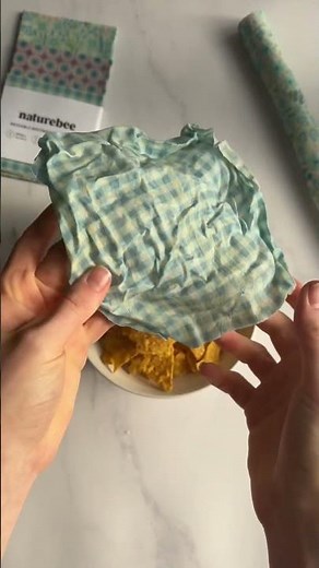 How to wrap a bowl with beeswax food wraps