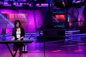 130K views · 2.3K reactions | Remembering Christina Grimmie: The last time she was here at Fox 11 Los Angeles back in February, her dad, who was working near the studio, showed up to surprise her. I can't imagine the pain her parents are in this morning. This was her performance. RIP Christina. | FOX 11 Los Angeles | Facebook