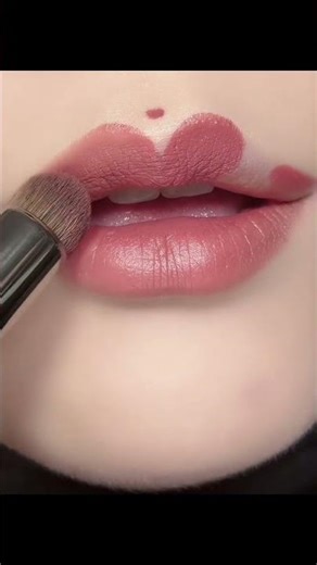 💄 Beginner-Friendly Glossy Ombre Lip Tutorial | Soft Juicy Lip Look