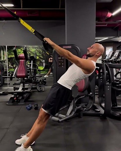 1️⃣ TRX Row Different variations, one truth: pull with your back, not your arms