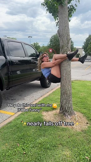 Hilarious Tree Falling Mishap! Watch until the end for a laugh!