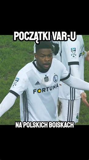 388K views · 1.1K reactions | Słynna sytuacja z Williamem Remy z 2021 roku. Sędzia wysłał go do szatni za drugą  kartkę, po czym po analizie VAR wezwał z powrotem na boisko , anulował  kartkę i... pokazał bezpośrednią   | Polskie Zwierciadło Futbolu | Facebook