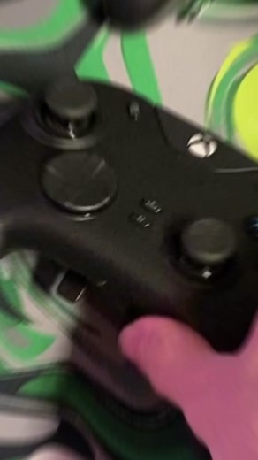 Razor Wolverine Chroma v2 review #gaming #razer #razergaming #wolverine #progaming #xbox #xboxelite #gamingontiktok #gamingsetup #gamingfyp #reclinergaming