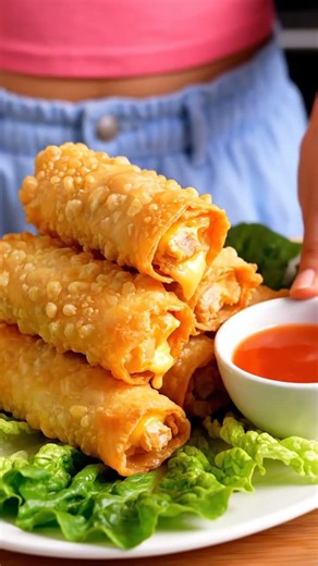 Filipina Girl Making Cheesy Chicken Lumpia #lumpia #filipinosnacks #cheesychicken #crispyrolls