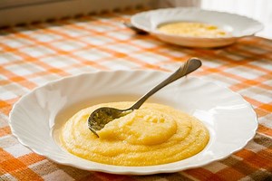 Jedlo chudobných, ZAMEŠKA (Kuľaša)! Tento recept dnes už takmer nikto nerobí, pritom je to najväčšia pochúťka! Tri suroviny, 5 minút a večera je na stole!