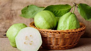 Eating guava without peel can help regulate blood sugar and cholesterol; study finds
