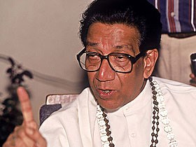 Bal Thackeray lashes out at IPL