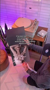 New Robyn. White vinyl. The E100 was ready for it.