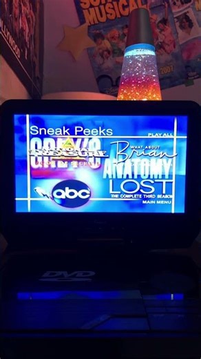 Sneak Peeks Menu from October Road: The Complete First Season 2007 DVD (Disc 1) (4:3)