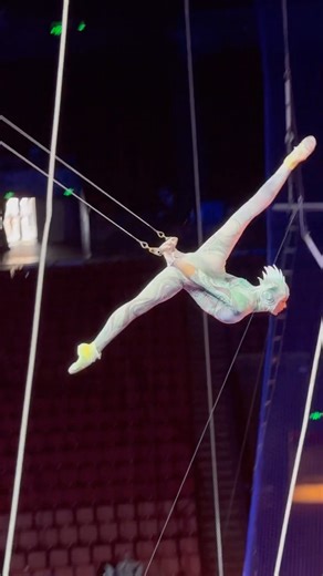 Circus arts,trapeze practice🔥🔥🔥🤯😳 #gym #circus #acrobatics #flip #trampoline