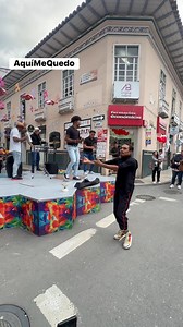 El baile, la música y los malabares se toman las calles de Loja. 🤩👏 | Aquí me Quedo