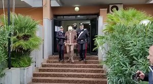 124K views · 833 reactions | Chi ha tradito Matteo Messina Denaro, il super boss portato in una località segreta https://bit.ly/3klMqdd | InterNapoli.it | Facebook