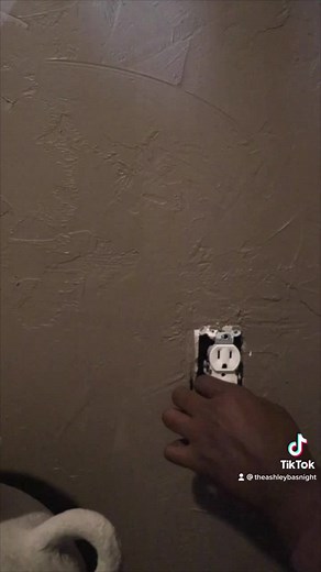 162 reactions · 15 shares | Leviton’s New SmartLockPro GFCI USB In-Wall Charger Outlet will make charging my devices in my updated bedroom a lot simpler! Looking to make your home smarter and more connected? Leviton has you covered! AD #levitonpartner | Handmade Haven with Ashley | Facebook