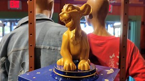 New Simba 50th Anniversary Statue available in the Animal Kingdom | Chip and Company