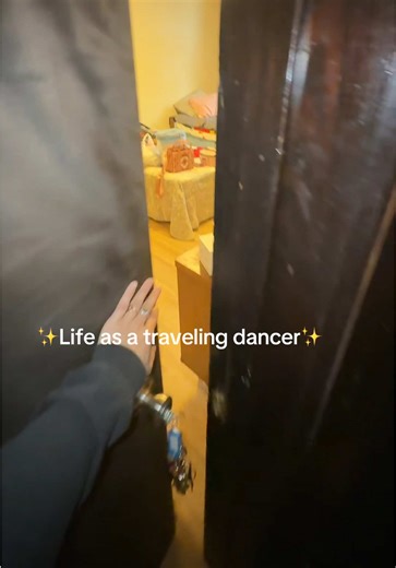 Life as a Traveling Dancer: Embracing Adventure