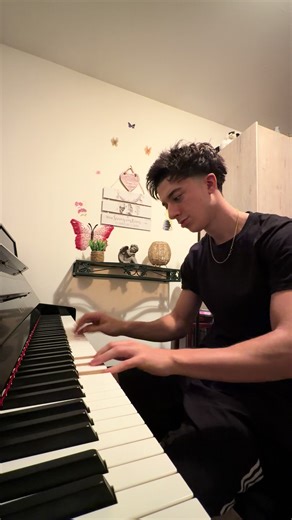 Interstellar piano juste incroyable #piano #interstellar