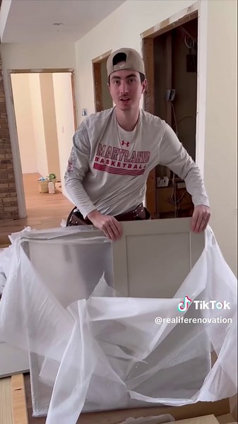 Here’s how to reno your laundry room for cheap! If you’re rich, don’t watch this. You can just pay someone to do this lol. Otherwise, this is how it’s done with some simple @HART Tools and a tile saw 😎 To start, get some ready-to-assemble cabinets. They’re much more affordable than pre-assembled, because they’re cheaper to ship and you’re not paying someone to build them for you in a factory. These cabinets are from RTA Cabinets and are high quality easy to put together with a partner! Next… TI