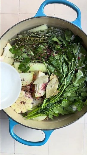 How To Make Veggie Stock 💫