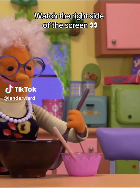 Hilarious Nanalan Puppet Comedy | Watch the Right Side!