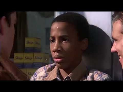 IT 1990 Henry Bowers bullies Chris