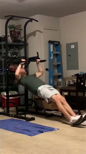 Inverted rows on the power tower #calisthenics #strength #workout