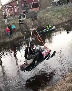 76K views · 170 reactions | This just looks like a bad idea! @arcticdrive Have a safe and fun weekend everyone! Отличных и безопасных всем выходных! @haggstromc Sweden//Швеция . #arcticdrive | Snowmobile Fails | Facebook