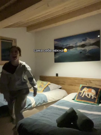 Video van mer.ci (@merci.sonew) over reversed video