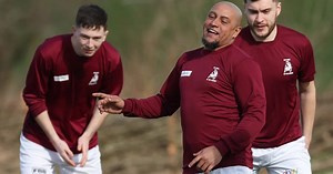 Leyenda, historia y vigencia: Roberto Carlos volvió al fútbol a los 48 años y marcó un gol