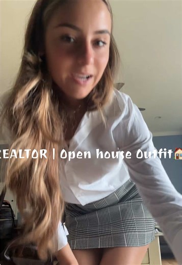 looking to buy or sell a home? 🏡 contact me! #realtor #realestate #newyork