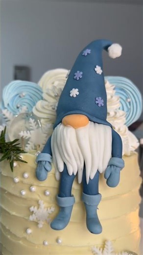Christmas Cake ideas/ Fondant Gnome 🎄🎂 #cakedecorating #christmascakedecorating #fondantgnome