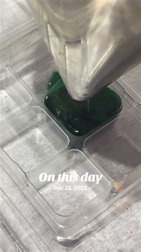 Creating Beautiful Wax Melts in Refreshing Colors