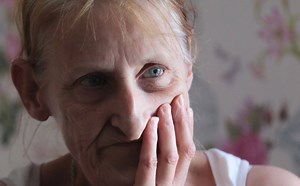 28K views · 15 reactions | Yasmine vient de la côte, du côté d'Abbeville, où elle a passé des décennies de galère, à vivoter en caravane, de la pêche aux moules et de la vente à la criée. Elle est arrivée au "Grand Mozart" à #Amiens Nord par accident, en 1985, pour démarrer une seconde vie, plus douce... Elle revient sur son parcours dans un témoignage fort. @CarmenCanalNord #AssoCarmen #MozartEstANous #logement #témoignages #portraits #Amiens | France 3 Picardie | Facebook