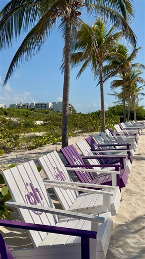 August is here... and summer is rolling in, Hollywood style. ☀️ At Planet Hollywood Cancun, the sun shines brighter, the beach calls louder, and every wave sets the scene for your ultimate getaway. 🌴🌊 - Agosto ha llegado... y el verano se vive en modo estrella. ☀️ En Planet Hollywood Cancún, el sol brilla más, la arena te llama y cada ola es una invitación a disfrutar sin guión. 🌴🌊 | Planet Hollywood Cancun By Royalton