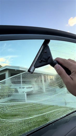 Window cleaning 🪟✨🫧 #fy #windowcleaning #oddlysatisfyingvideo #cleaningtok #car