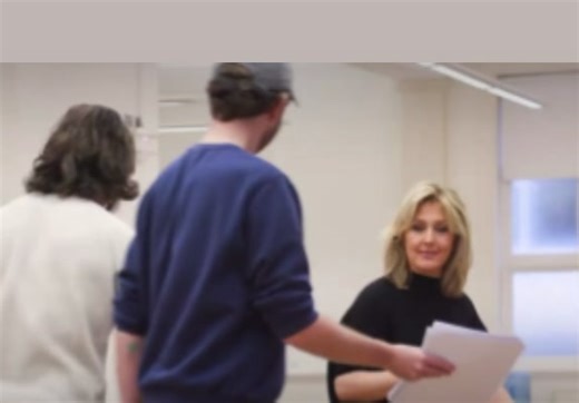 As it’s a new month let’s bring out the old and bring in the new. Clip of Mazz In rehearsal for sunset boulevard #mazzmurray #outwiththeold #sunsetboulevard #rehearsals #newmonthvibes