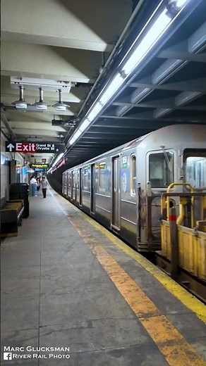 MTA NYCT Subway R62A Transfer On The B Division (Canal Street - N/Q Line) #shorts