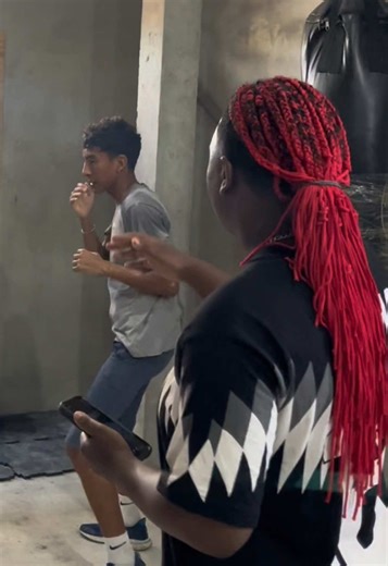 🥊 ¡NUEVO HORARIO DE BOXEO! Entrena con la profesora Bonaga y aprende boxeo desde cero o mejora tu nivel. 💥 Disciplina 💥 Condición física 💥 Defensa personal ⏰ Horario: 2:00 PM a 4:00 PM 📍 Escuela de Boxeo Popeye Flores ¡Ven y forma parte del equipo! 🔥🥊#LIVEIncentiveProgram #GoLIVEGrowFast #PaidPartnership