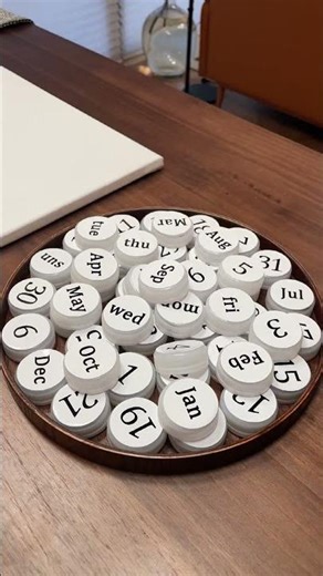 It took me ten minutes to make a homemade medieval perpetual calendar, which is too simple!#handmade